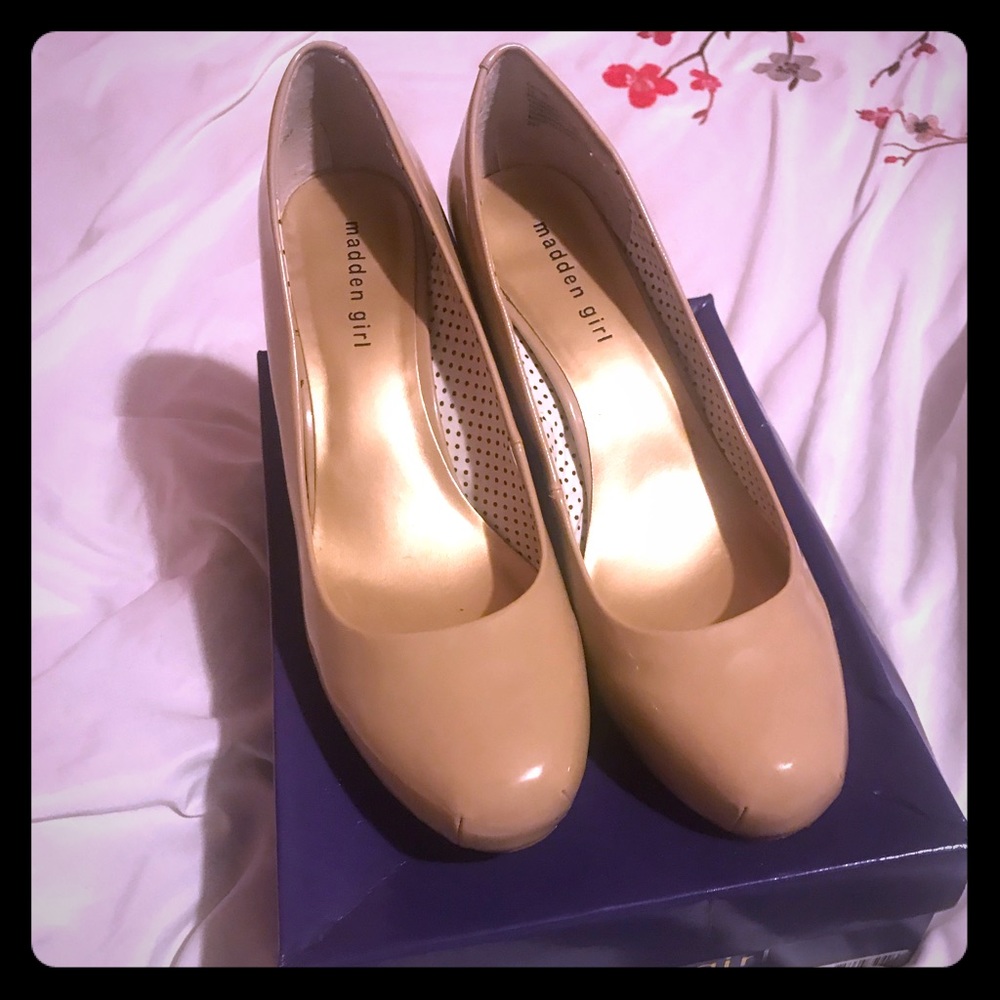 madden girls nude pumps